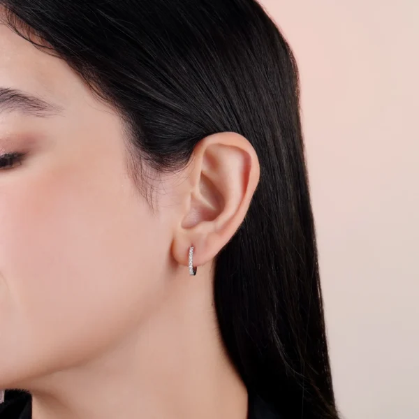 Elegant 18K White Gold Hoop Earrings with Natural Round Diamonds - Image 3